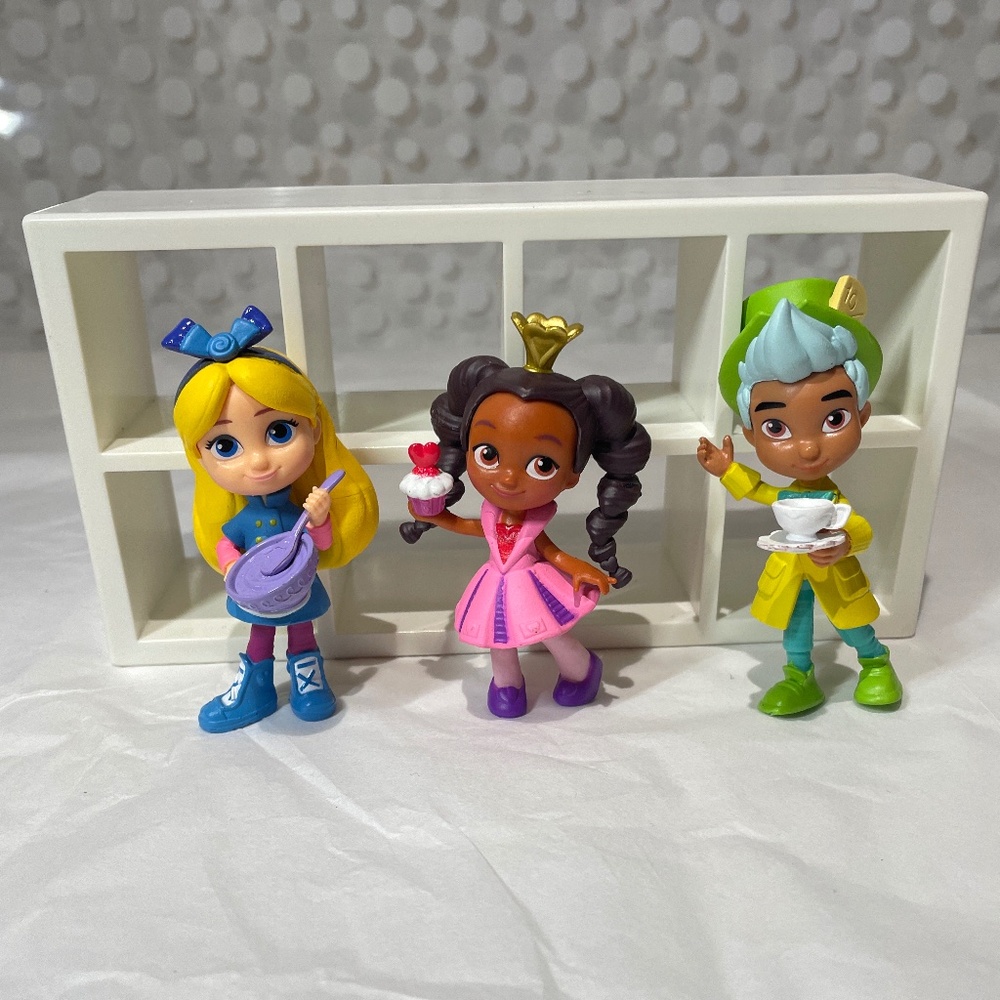 🥳10/$20- Disney Junior Alice’s Wonderland friends